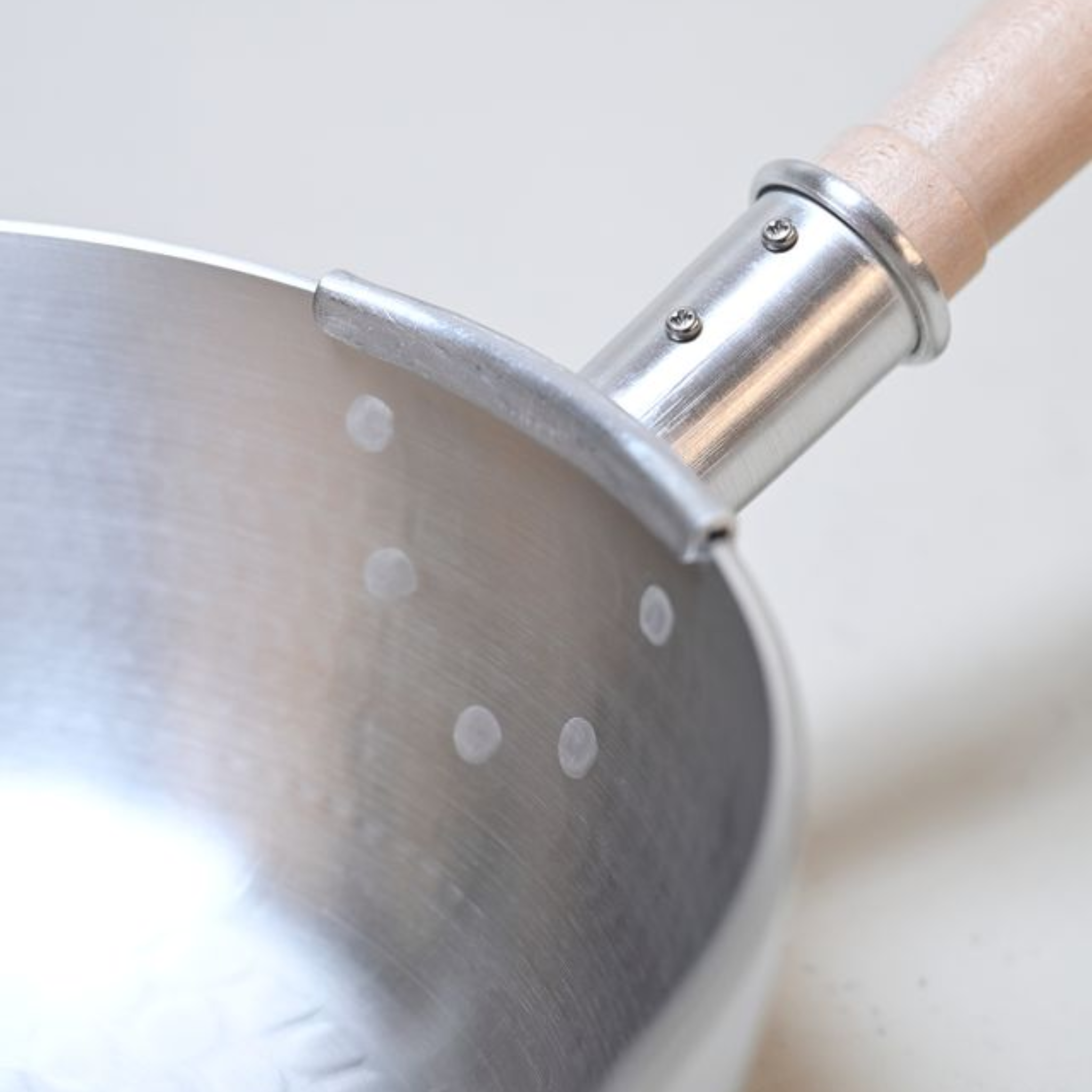 アルミ 底平 浅型打出 雪平鍋(目盛付)24cm 雪平鍋(目盛付) アルミ 底平 浅型打出 24cm｜うさマートジャパン