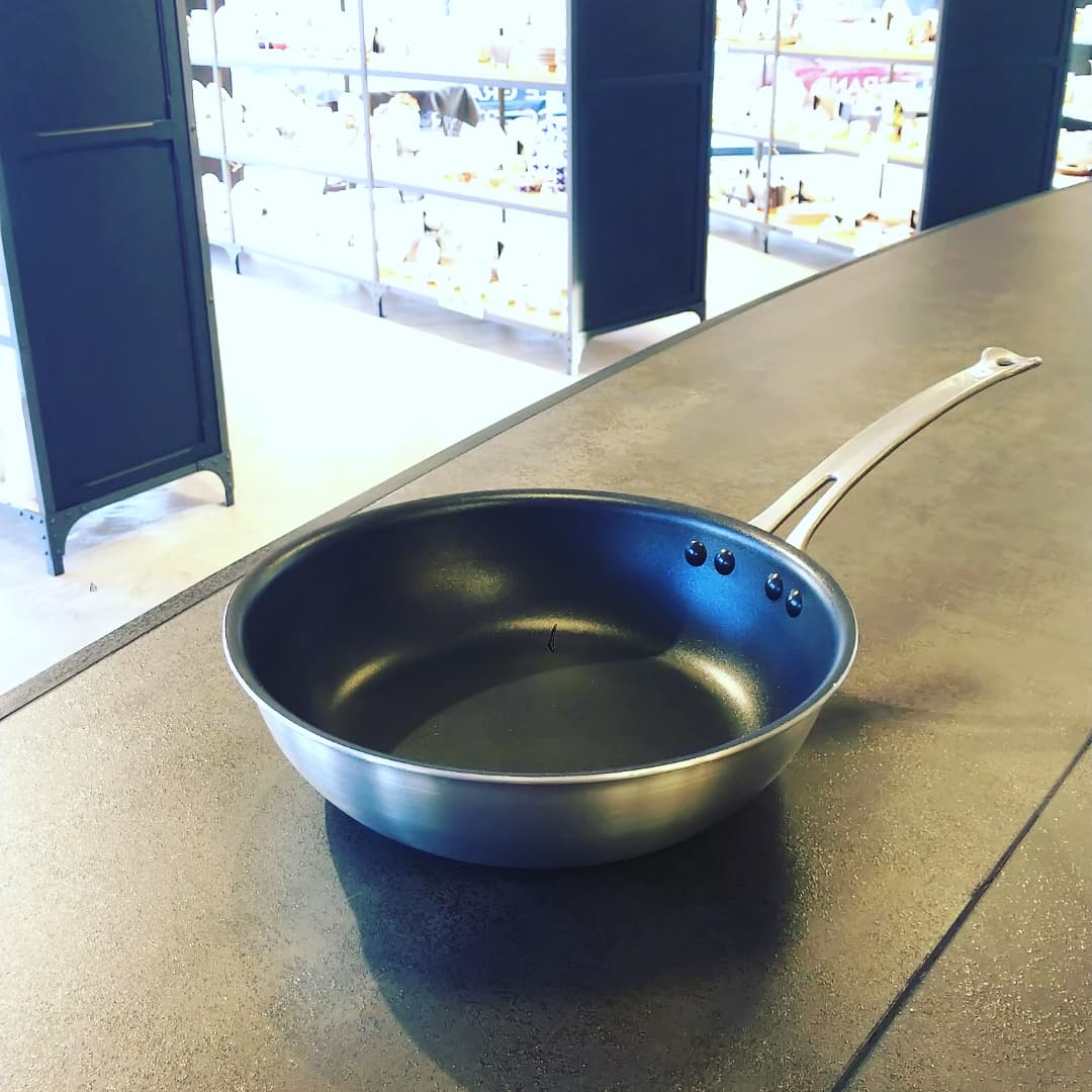 【未使用✨】中尾アルミ製作所 シルクフライパン 27cm(浅型) 楽天市場】【お買い物マラソン クーポン対象】中尾アルミ製作所